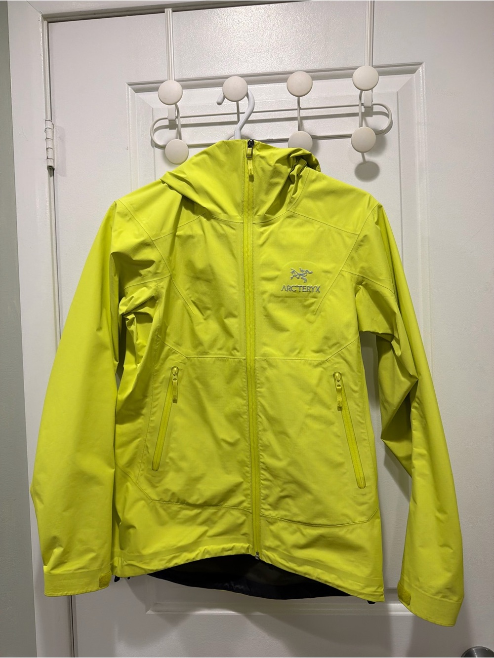 Arc'Teryx GORE-TEX Women's Zeta SL Jacket (Electrolyte) - Picture 2 of 16